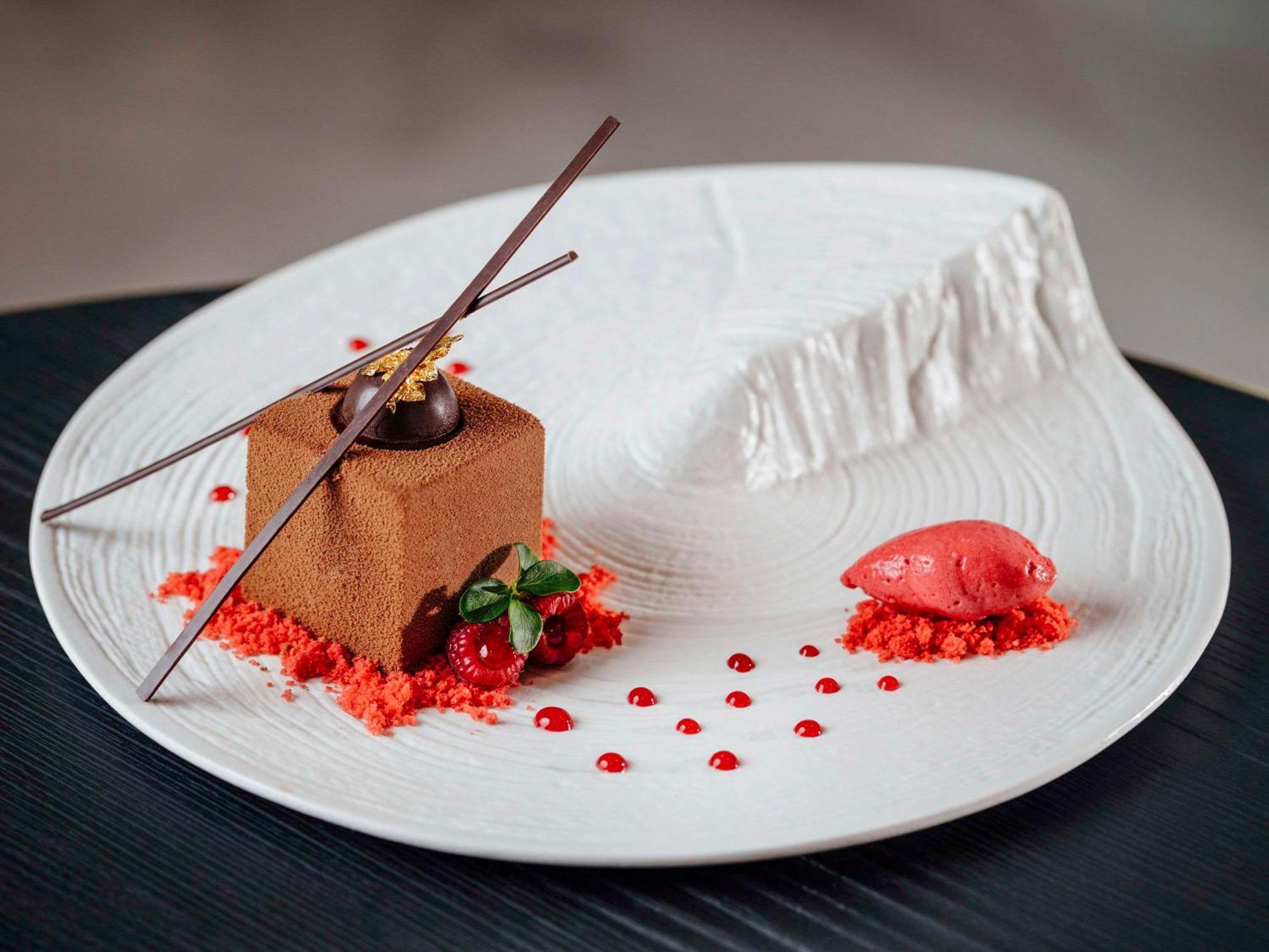 ホテル ソフィテル リスボン リベルダーデ エクステリア 写真 A chocolate dessert