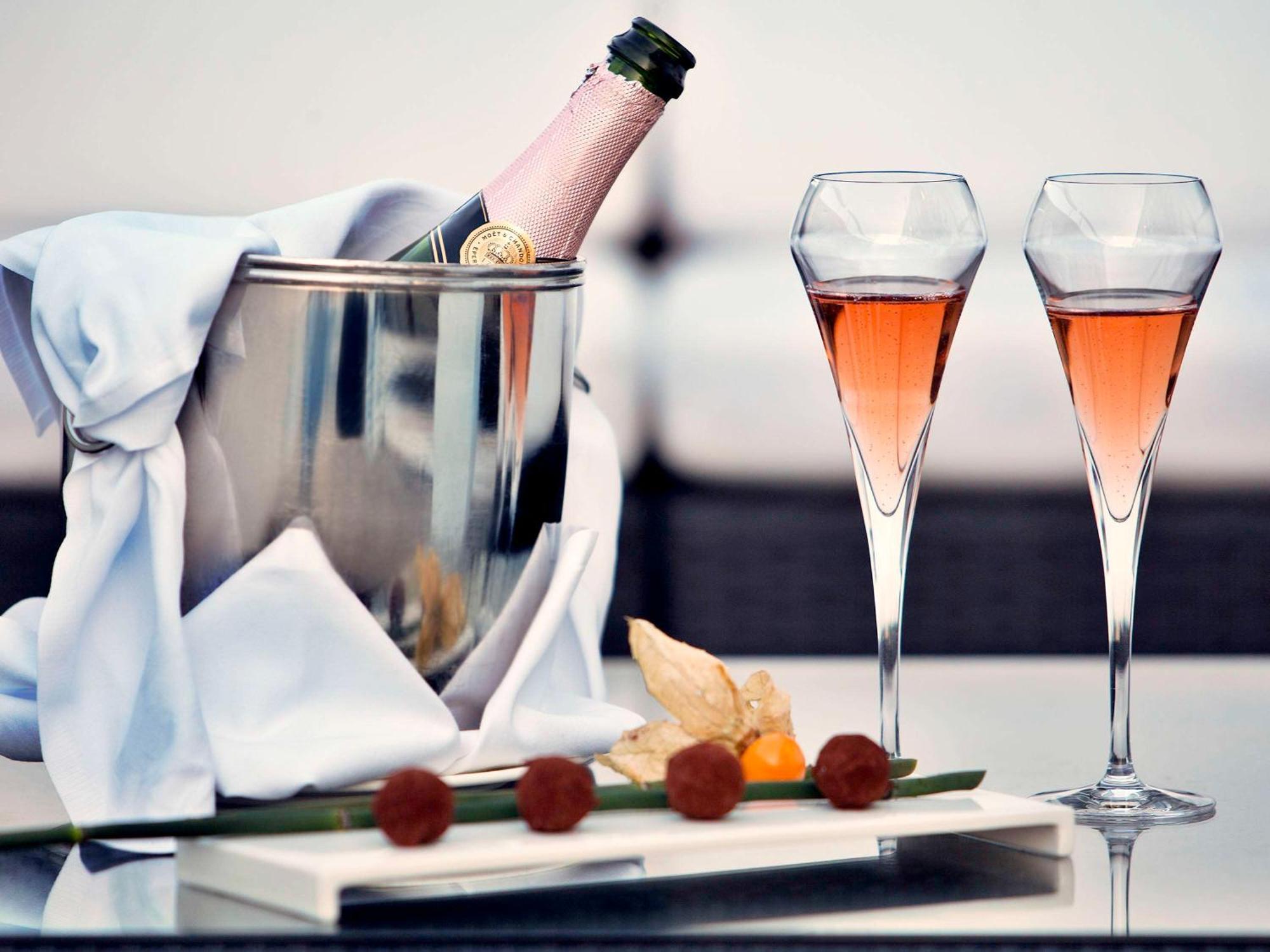 ホテル ソフィテル リスボン リベルダーデ エクステリア 写真 Champagne