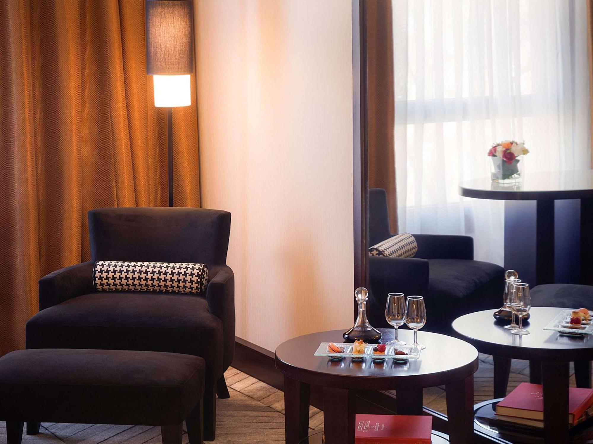 ホテル ソフィテル リスボン リベルダーデ エクステリア 写真 A room at the hotel